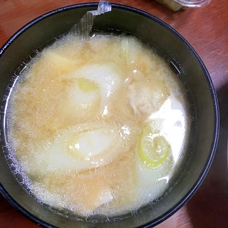 冷凍肉団子と豆腐と長ネギの味噌汁